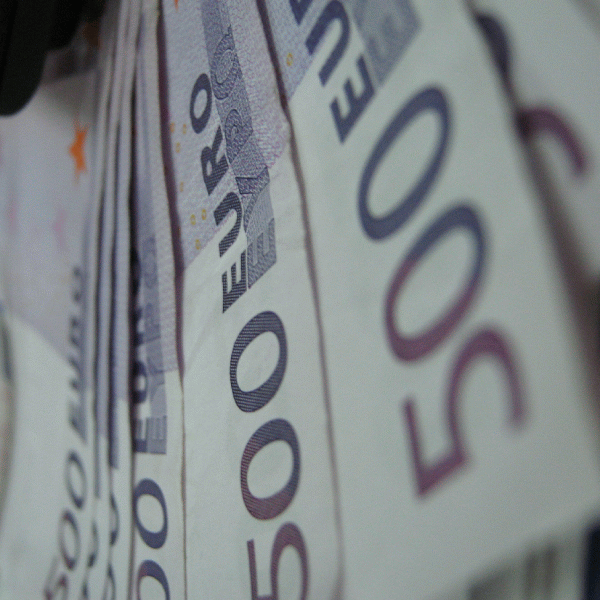 BNR spune că verificarea cesiunii creditelor intră în atribuţiunile ANPC