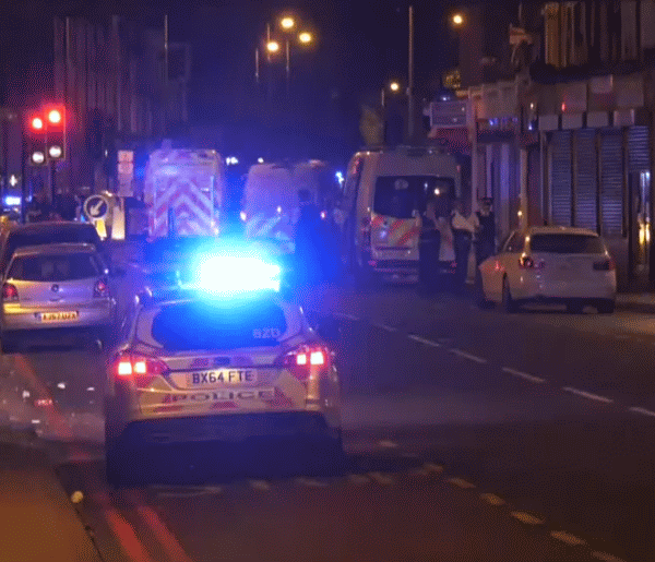 Un vehicul a lovit mai mulţi pietoni în nord-estul Londrei (Sursa foto: Youtube)