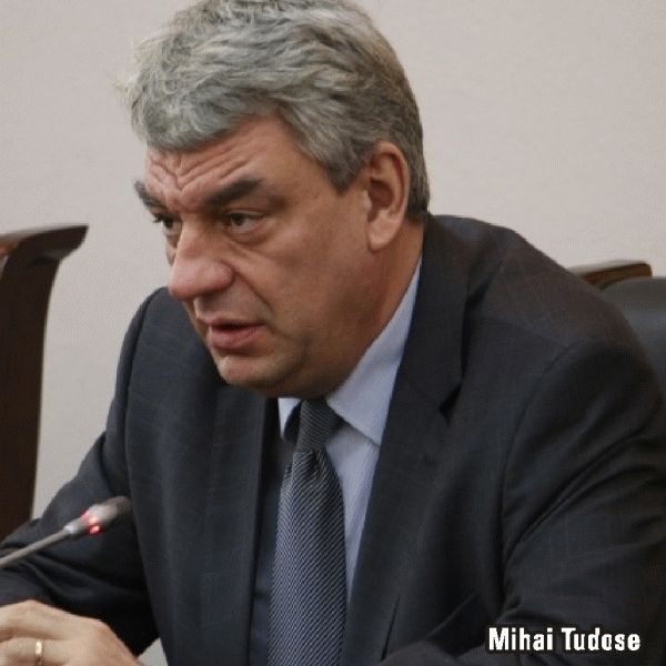 Tudose: Trebuie să avem şi noi în ţară o fabrică de vaccinuri ale noastre