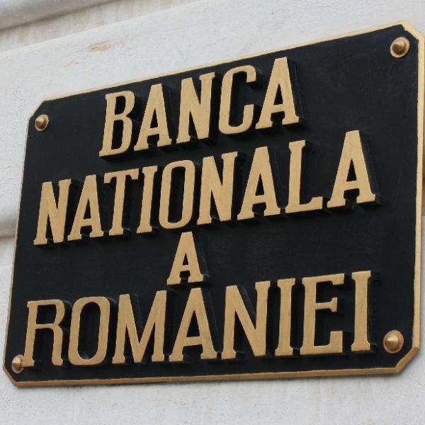 BNR vede posibilă adoptarea unor măsuri fiscale corective, pentru încadrarea în deficitul de 3%