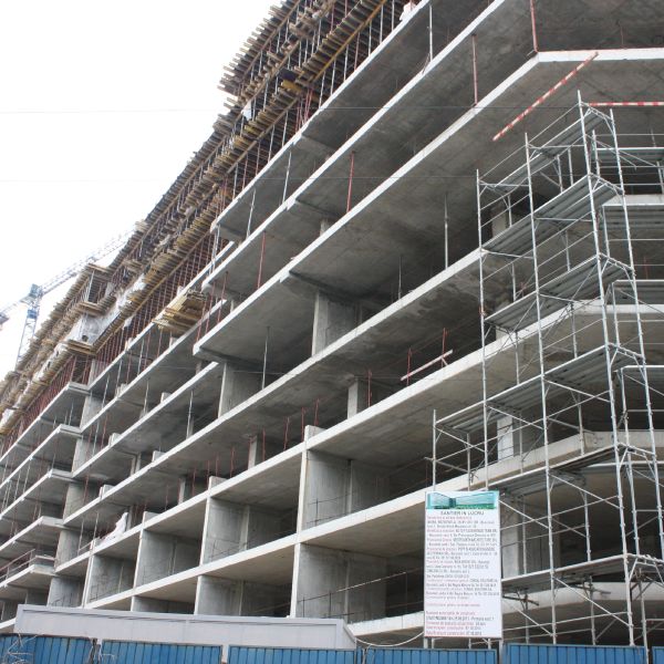 "Lipsa forţei de muncă - cea mai mare problemă din construcţii"