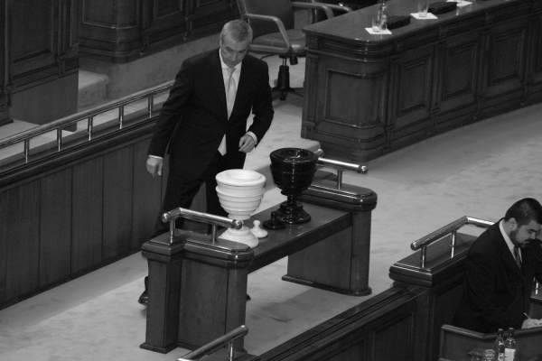 "Legea graţierii este trimisă în Parlament; de la 1 septembrie va începe dezbaterea ei"