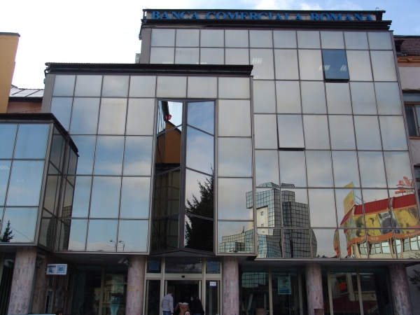 BCR a înregistrat un profit net în scădere cu 52%, în primul semestru din acest an