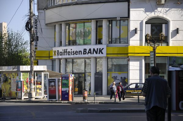 Profit net în creştere cu 2% pentru Raiffeisen Bank