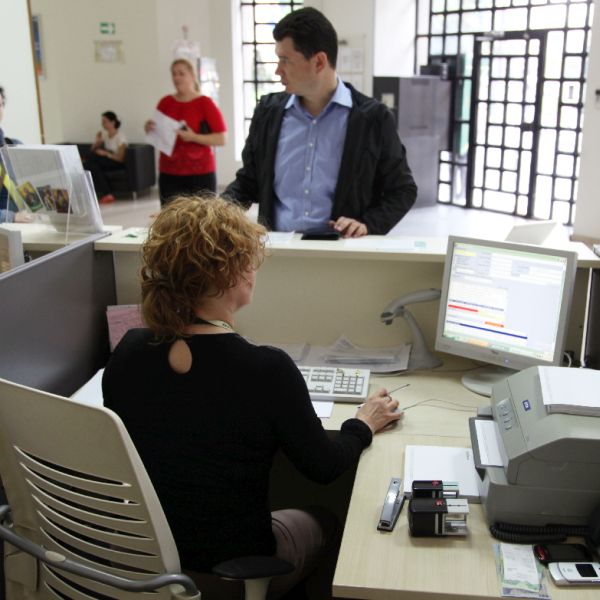 Merită băncile osanale că împrumută statul?