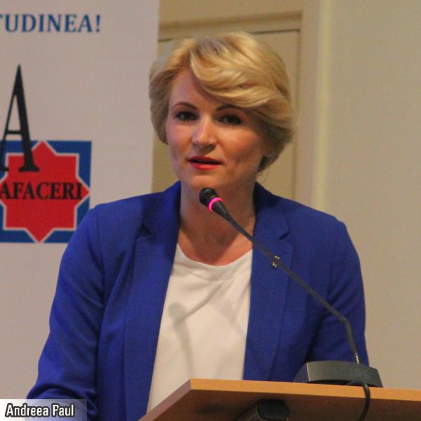 "Decalajul dintre pensiile primite de femei şi bărbaţi este de aproape 10 ori mai mare decât la salarii"