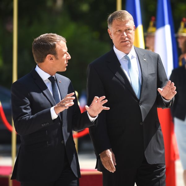 Diplomaţia şi Macron
