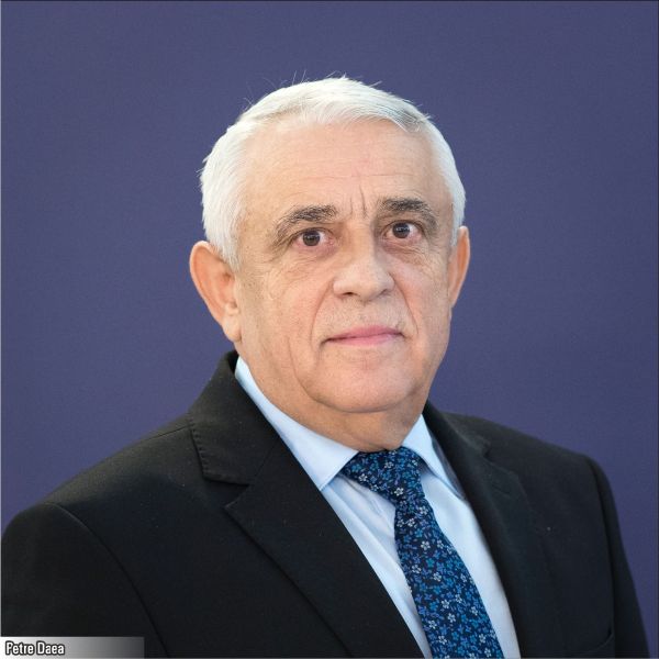 Ministrul Agriculturii Petre Daea: "Oaia este o statuie vie. Lângă oaie găseşti o frunză, dar lângă frunză nu găseşti o oaie!"