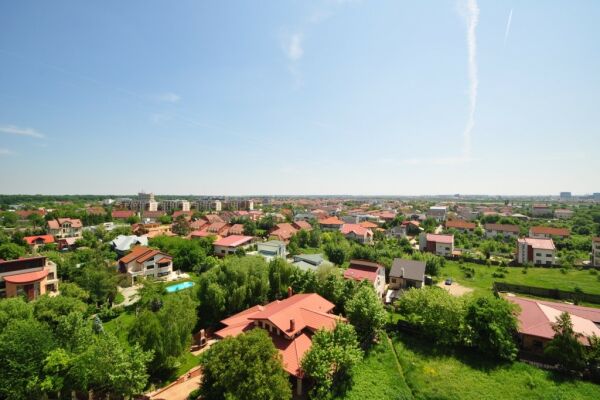 Peste 393.000 de vânzări de terenuri şi imobile înregistrate în toată ţara