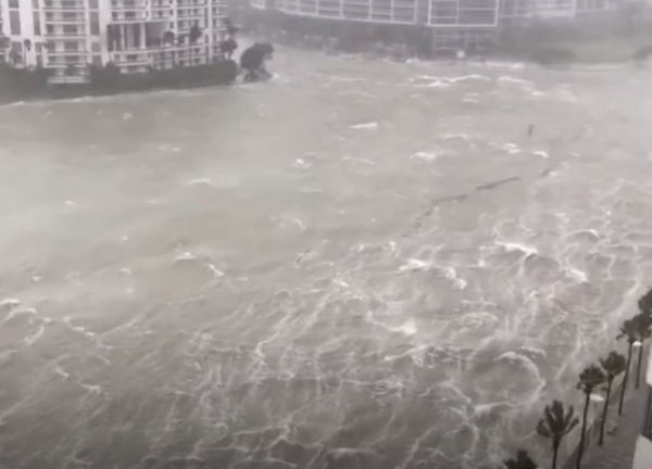 Inundaţii în Florida provocate de uraganul Irma (Sursa foto: captură Youtube)