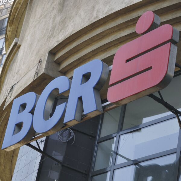 Firma luxemburgheză Tonescu Finance, deţinută de o fundaţie olandeză, între cesionarii creditelor BCR