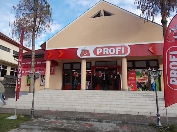 Profi deschide două magazine 