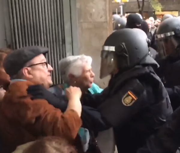 Poliţia din Catalonia (Sursa foto: captură Youtube)