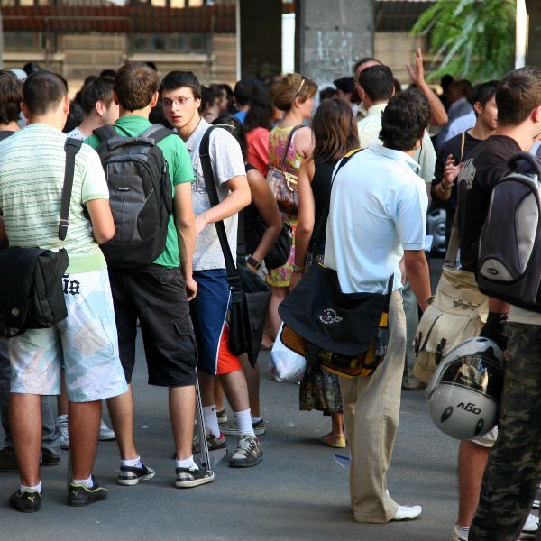 Avalanşă de discursuri mobilizatoare la deschiderea noului an universitar