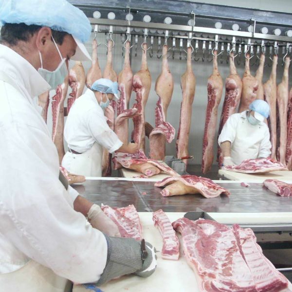 ANAF: 72 de firme făceau tranzacţii fictive de carne