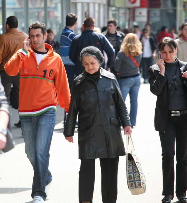 FMI: Creşterea gradului de îndatorare a gospodăriilor, risc la adresa stabilităţii financiare