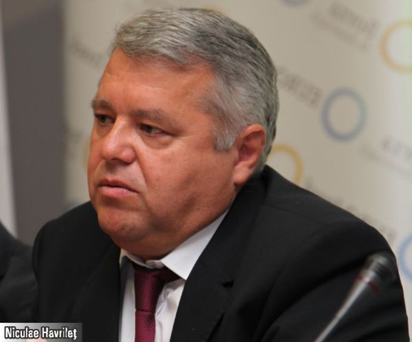 "ANRE - supusă unor presiuni puternice"