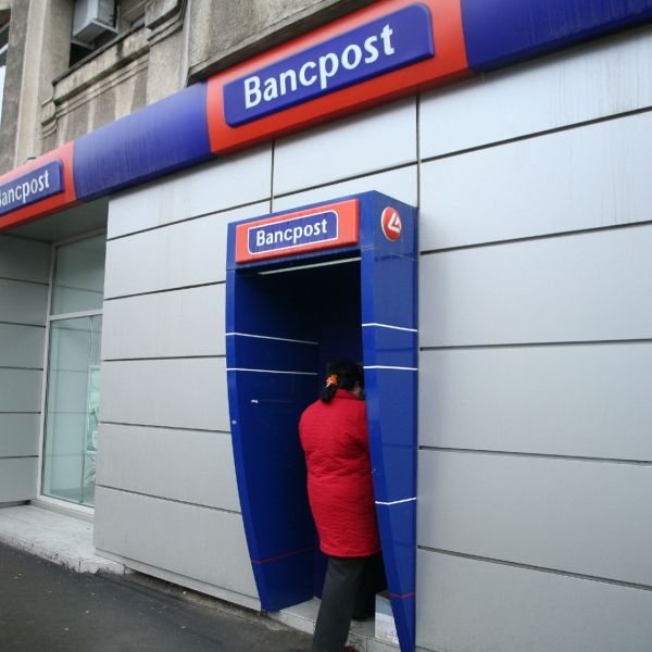 Noi dezacorduri între Bancpost şi client
