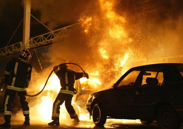 Explozie la sistemul de stingere a incendiilor dintr-un mall