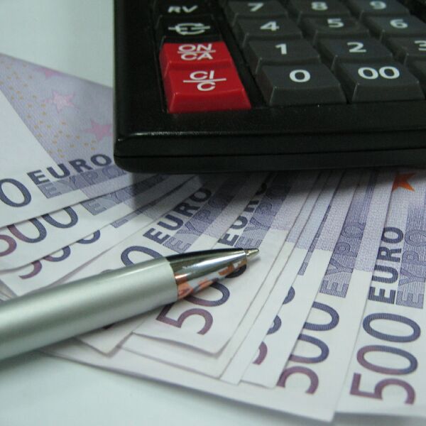 Investiţiile străine directe, mai mici cu 18,56%