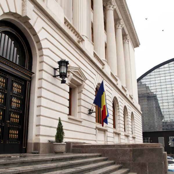 Tangoul politicilor prociclice se dansează în doi