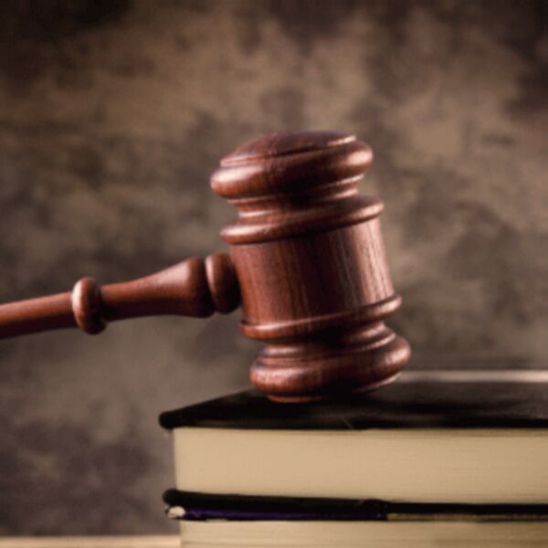 "România 100" şi alte 65 de organizaţii cer Guvernului să renunţe la proiectul privind legile justiţiei