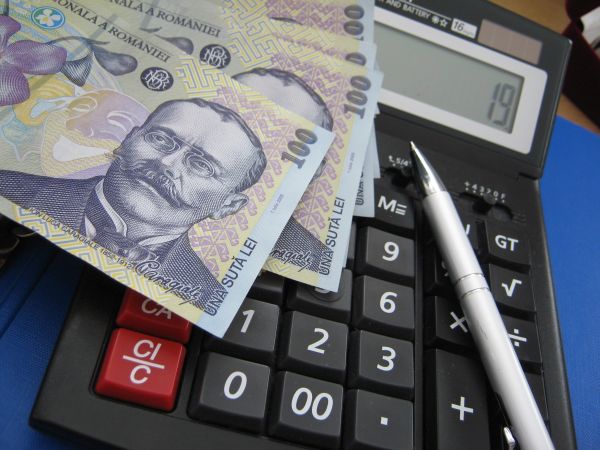 România, printre ţările UE cu un deficit bugetar mai mare sau egal cu 3% din PIB, în 2016