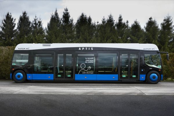 "Nu mai putem vorbi de soluţii de transport clasice pe termen lung, autovehiculele electrice sunt viitorul"