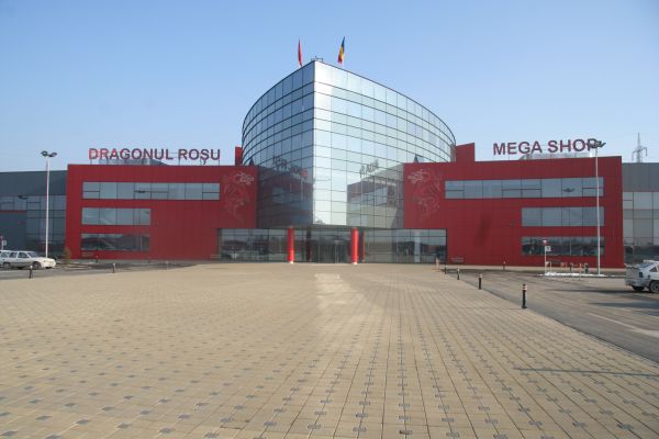 DGAF a confiscat 19.477 de perechi de încălţăminte din Dragonul Roşu 