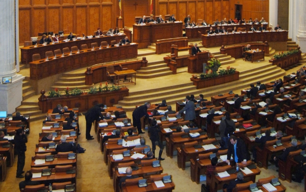 Plenul Camerei a adoptat modificările la Legea pensiilor