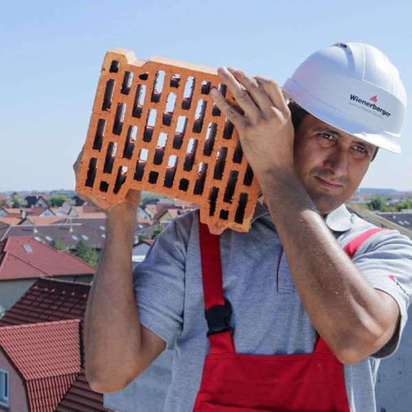 Consiliul Concurenţei analizează preluarea Brikston de către Wienerberger