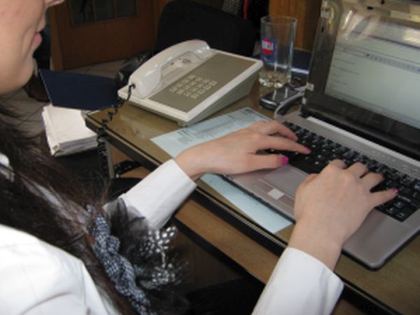 Angajatorii oferă 1.937 locuri de muncă