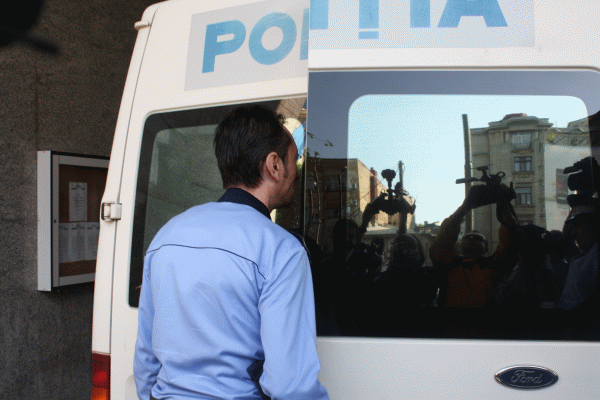 Poliţiştii au depistat 681 de persoane şi 100 de autovehicule semnalate în SIS