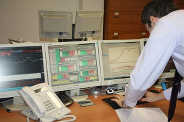 Wall Street a deschis în scădere