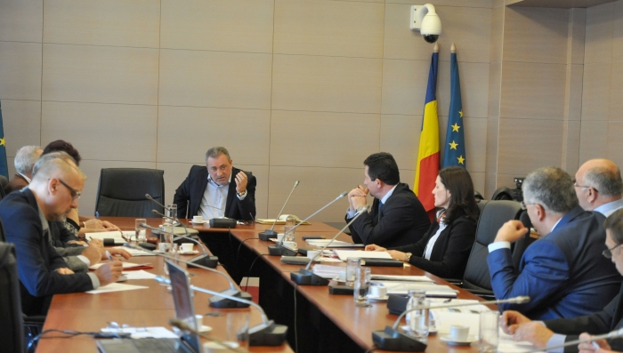 Întâlnirea ministrului Gheorghe Şimon cu reprezentanţii companiilor "Minvest" Deva şi "Minvest" Roşia Montană (Sursa foto: Ministerul Economiei)