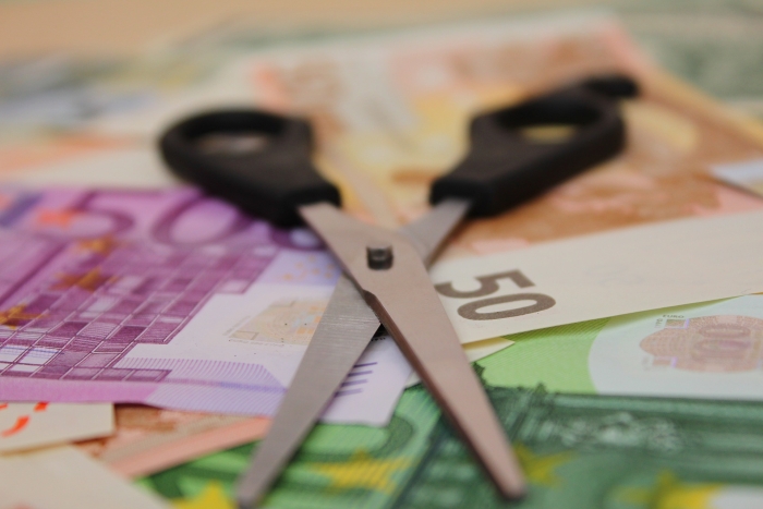 "Cursul de schimb, plătitor de serviciu pentru deficitul balanţei de plăţi"
