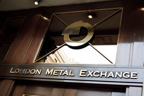 Bursa Metalelor din Londra investighează furnizorii de cobalt suspectaţi că exploatează copii