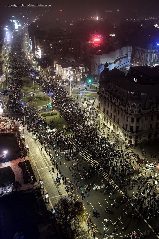 Bulevardele Nicolae Bălcescu şi I.C. Brătianu din Capitală, pline de protestatari (Sursa foto: Dan Mihai Bălănescu/ Facebook)