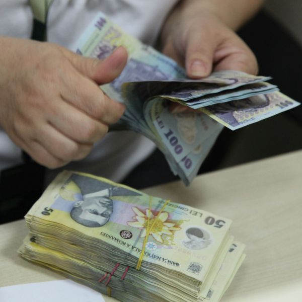 Creanţele vândute recuperatorilor, posibil să fie răscumpărate la dublul preţului cu discount