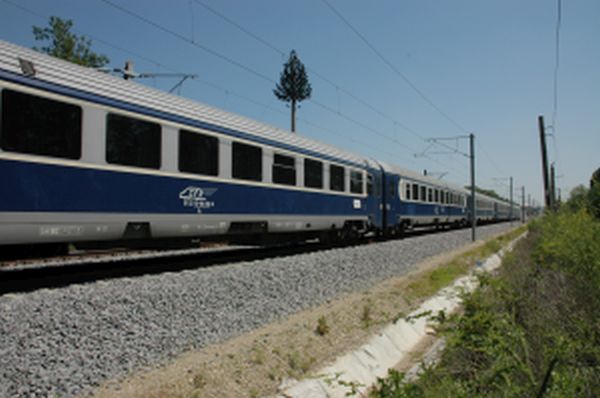 CFR Călători suplimentează numărul de trenuri cu ocazia minivacanţei de 1 decembrie