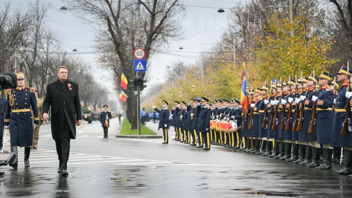 Klaus Iohannis la parada militară de la Arcul de Triumf (Sursa foto: Presidency.ro)