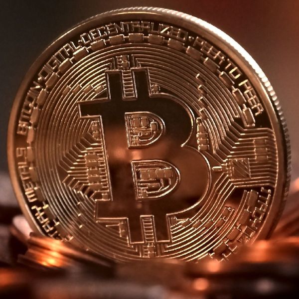 Federal Reserve îşi pierde independenţa, Bitcoin se va prăbuşi, iar divergenţele din Europa se vor adânci