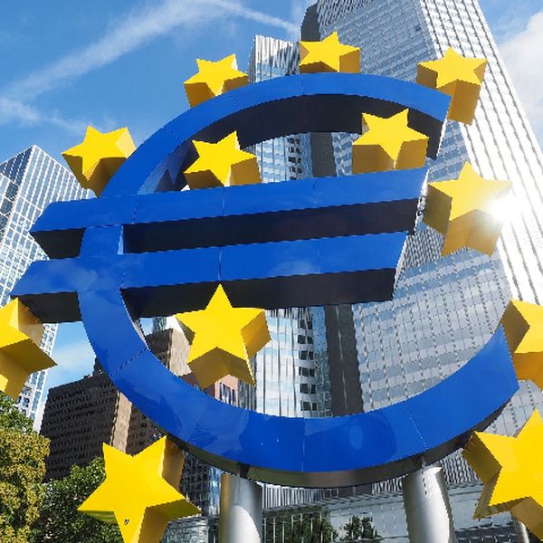 BCE: Fuziunile şi achiziţiile din sectorul bancar european vor accelera