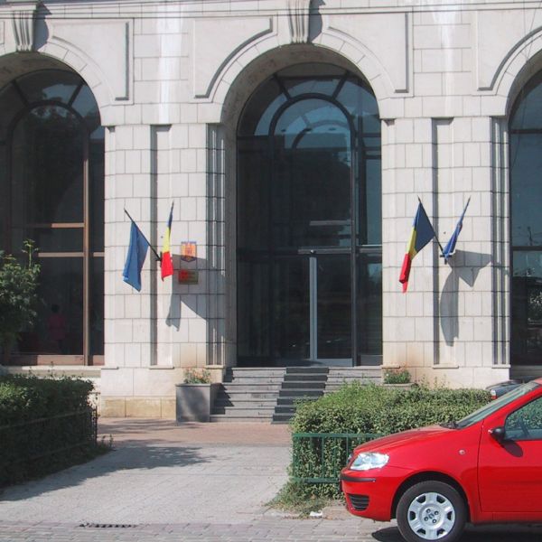 E bine că se elimină intermediarii la emisiunile de titluri de stat?