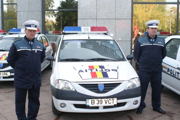 Trei bărbaţi din Cluj au fost arestaţi preventiv pentru trafic de minori, trafic de persoane şi proxenetism