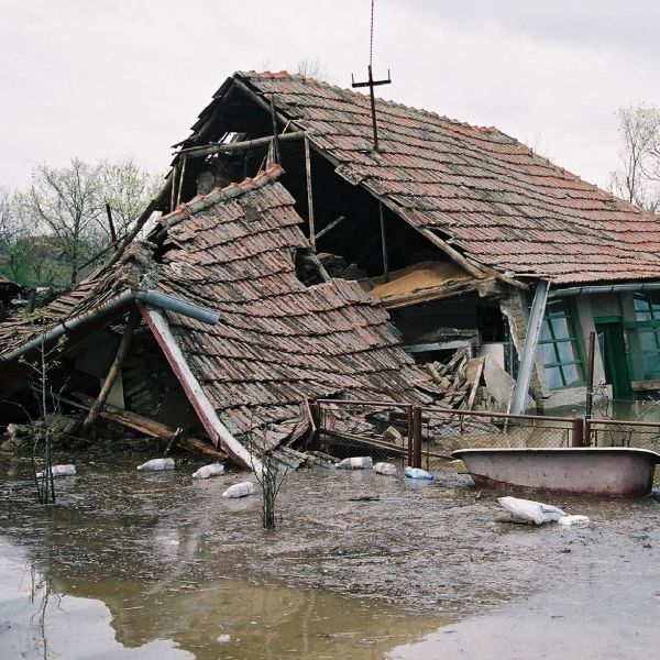 Munich Re: Catastrofele naturale i-au costat pe asigurători o sumă record de 135 miliarde euro în 2017