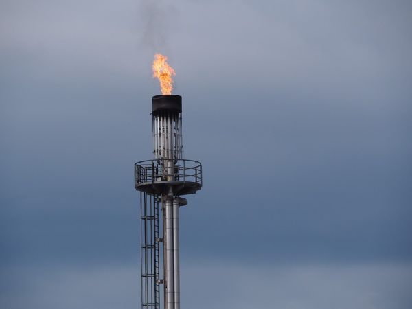 Preţul petrolului a atins cel mai ridicat nivel din ultimii trei ani