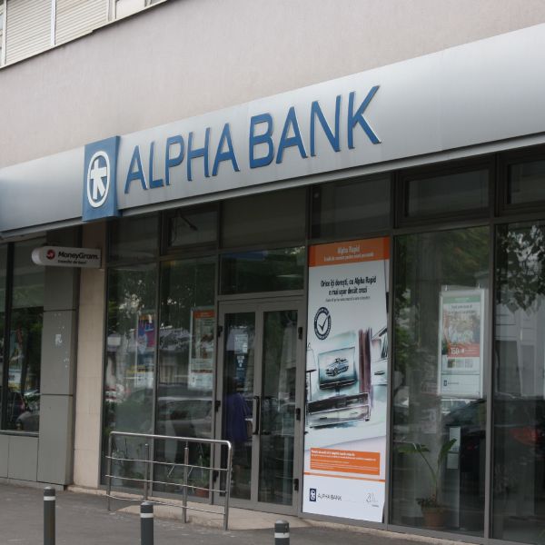 Alpha Bank devine al doilea cel mai important vânzător de neperformante de la noi