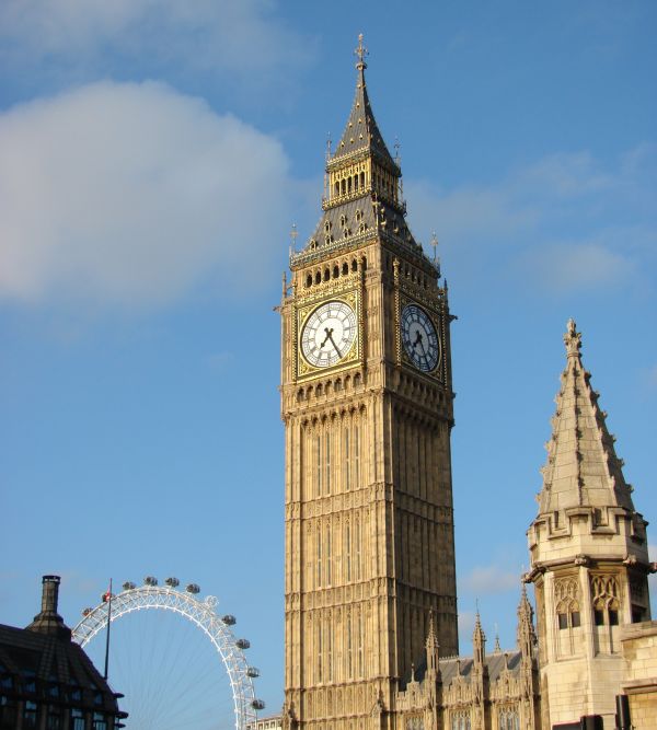 Băncile britanice au redus creditarea de consum