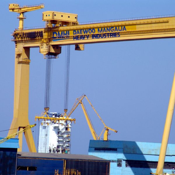 Sindicaliştii îi cer lui Tudose să expună viziunea statului pentru dezvoltarea şantierului naval Mangalia